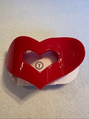 Teleties Red Heart-Shaped Flat Hair Clip